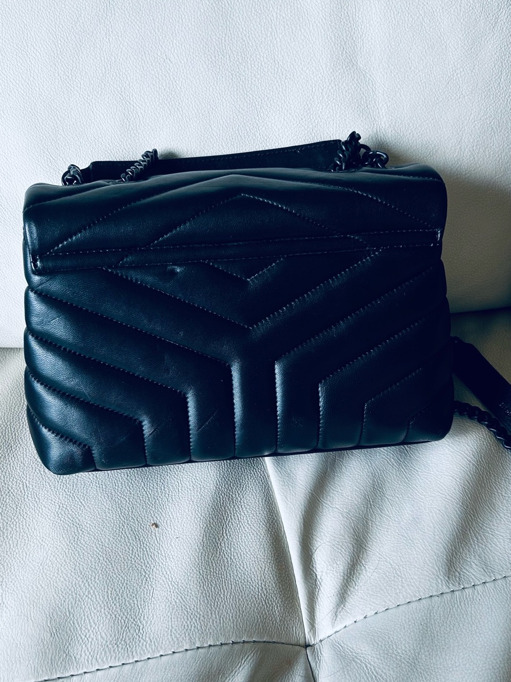 Designer-Inspired Black Quilted Shoulder Bag with Logo Accent - Picture 2 of 6